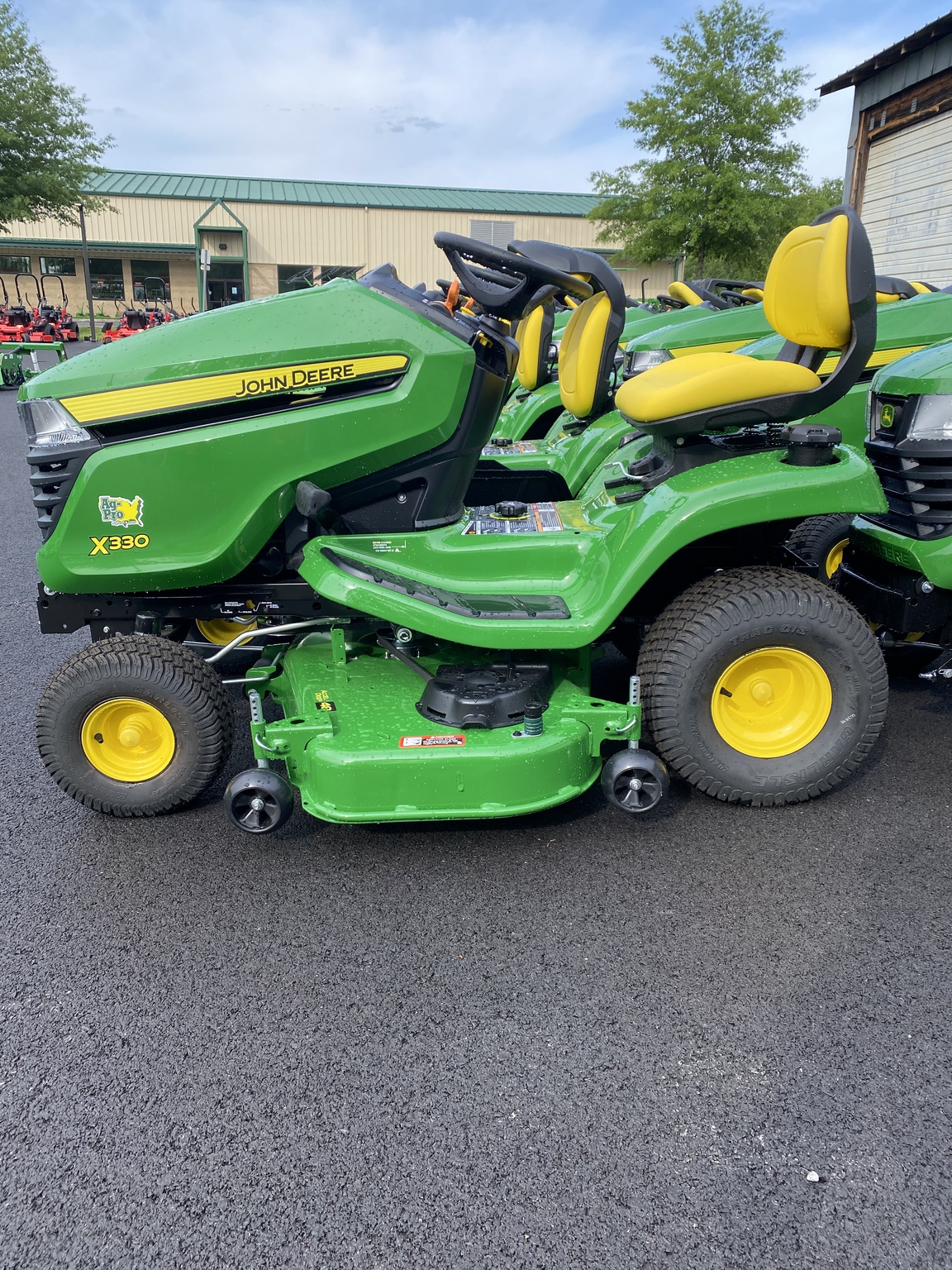 2024 John Deere X330 Image 2