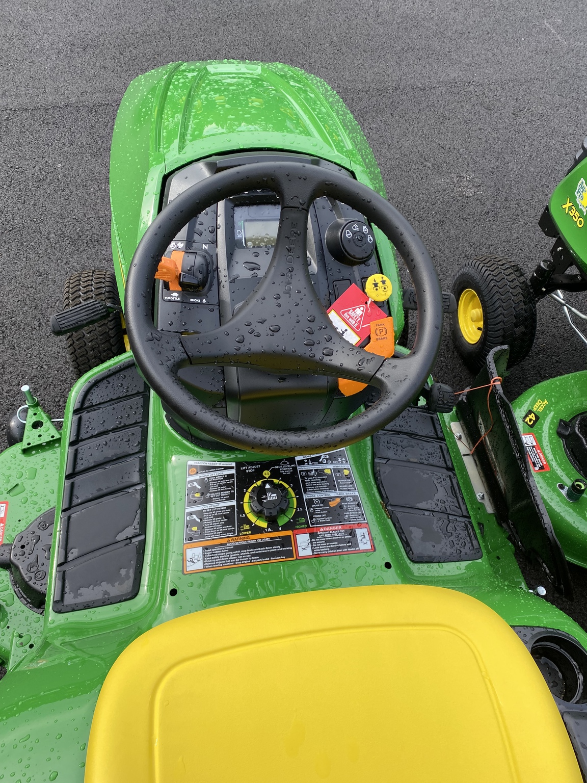 2024 John Deere X330 Image 3