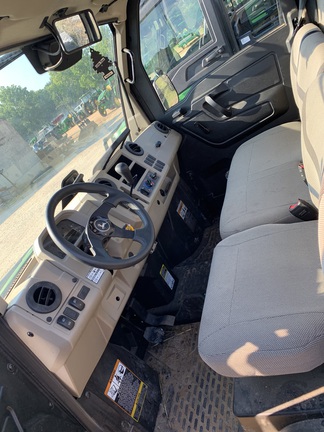 2023 John Deere 835R Photo 5