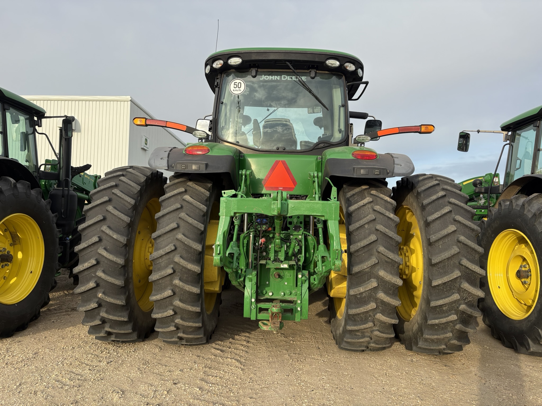 2017 John Deere 7230R Image 3