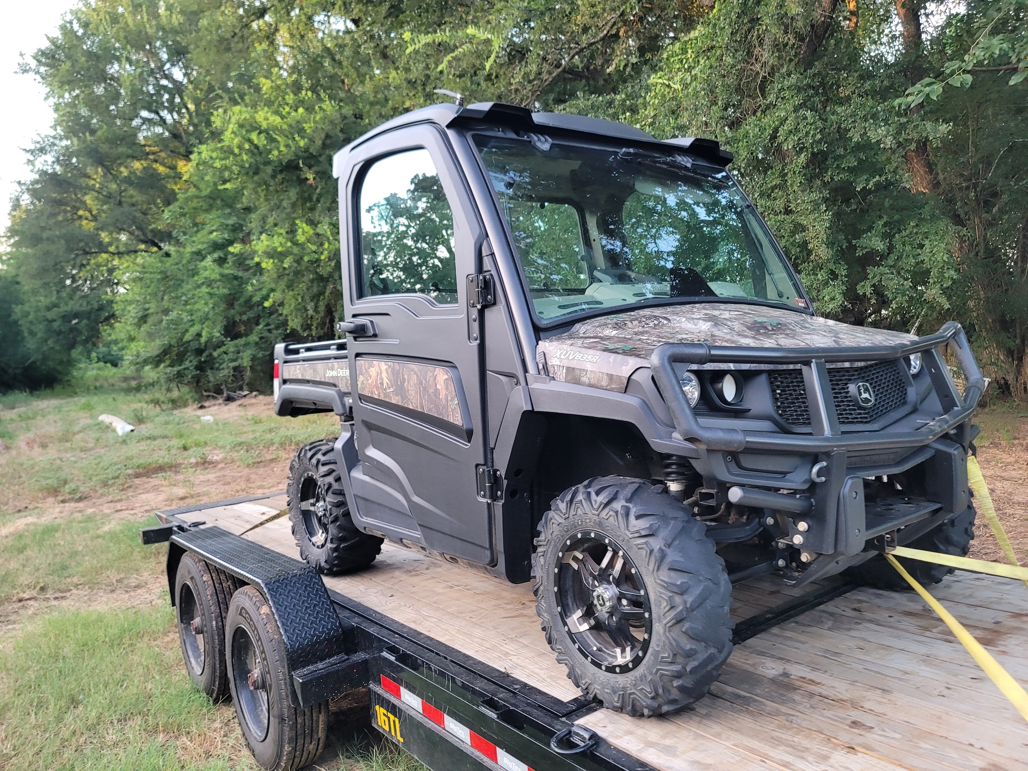2022 John Deere XUV 835R Image 5