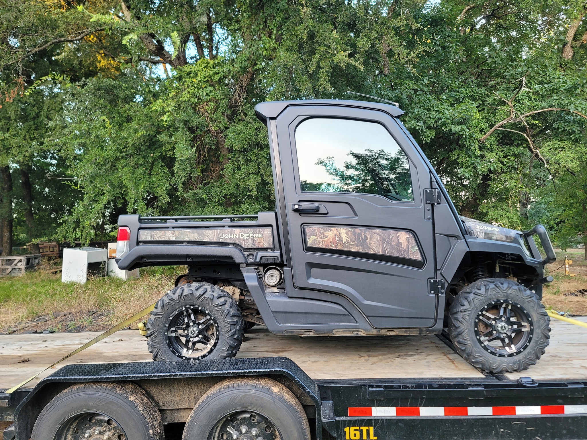 2022 John Deere XUV 835R Image 6