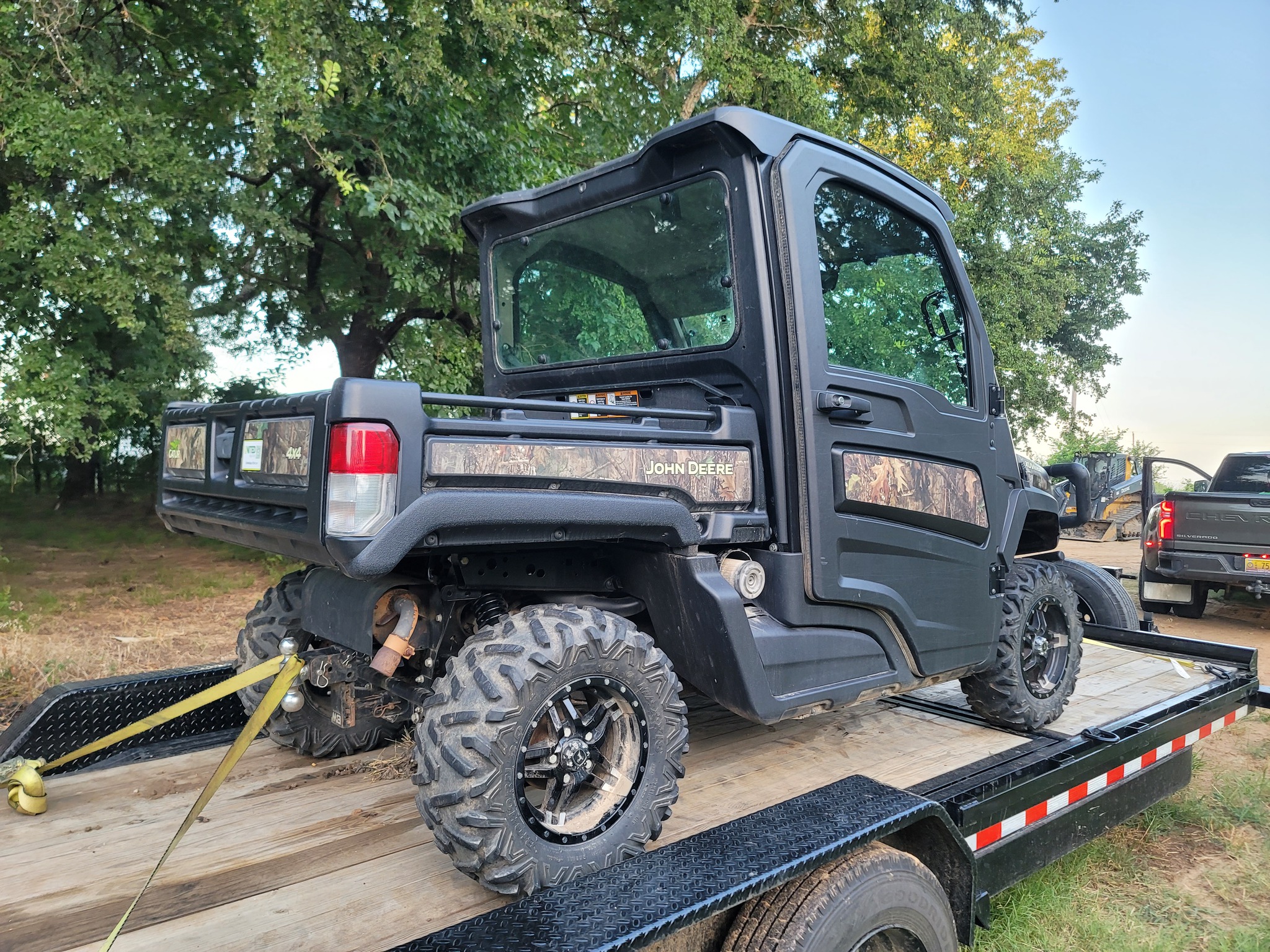 2022 John Deere XUV 835R Image 7