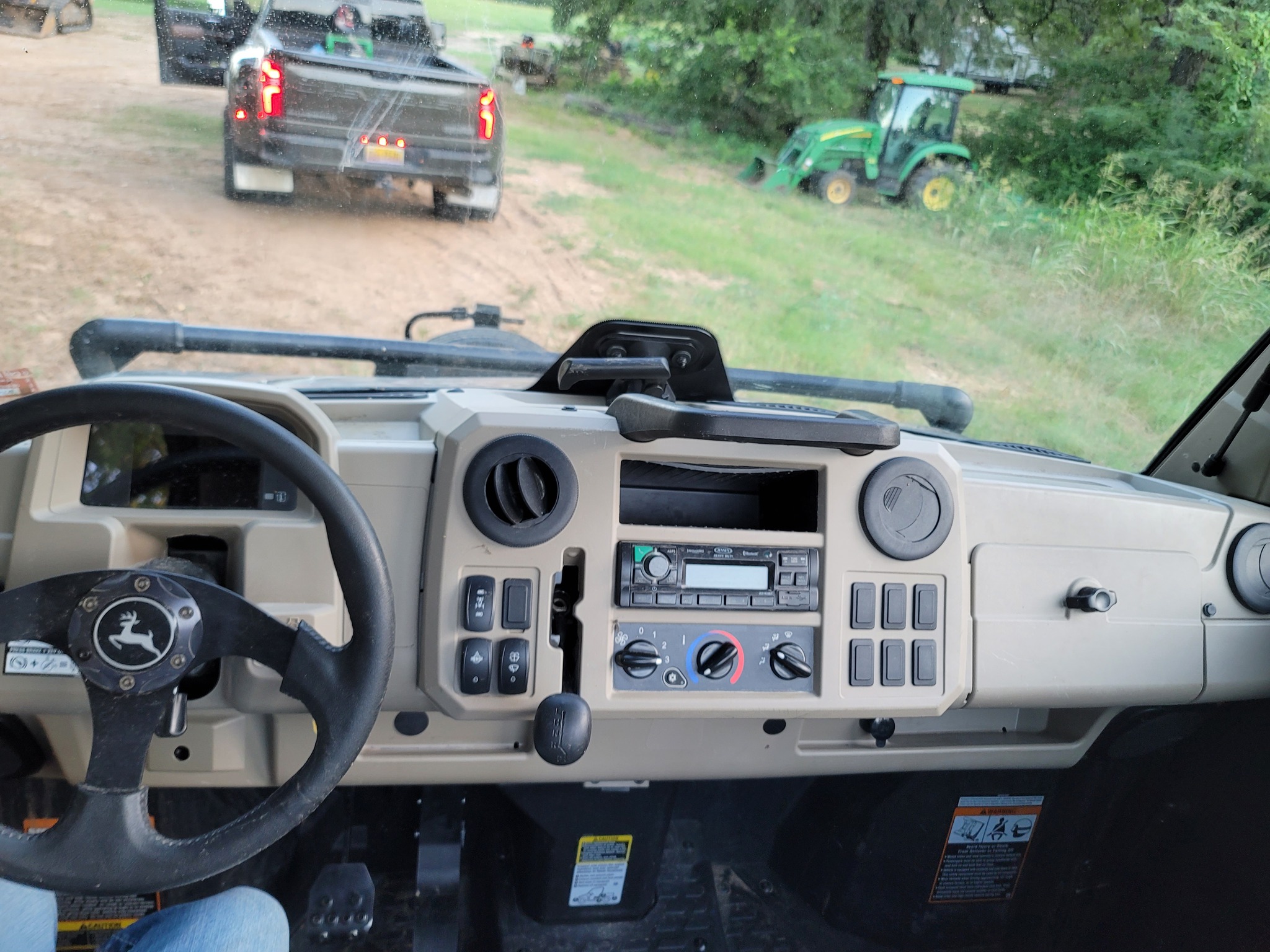 2022 John Deere XUV 835R Image 20