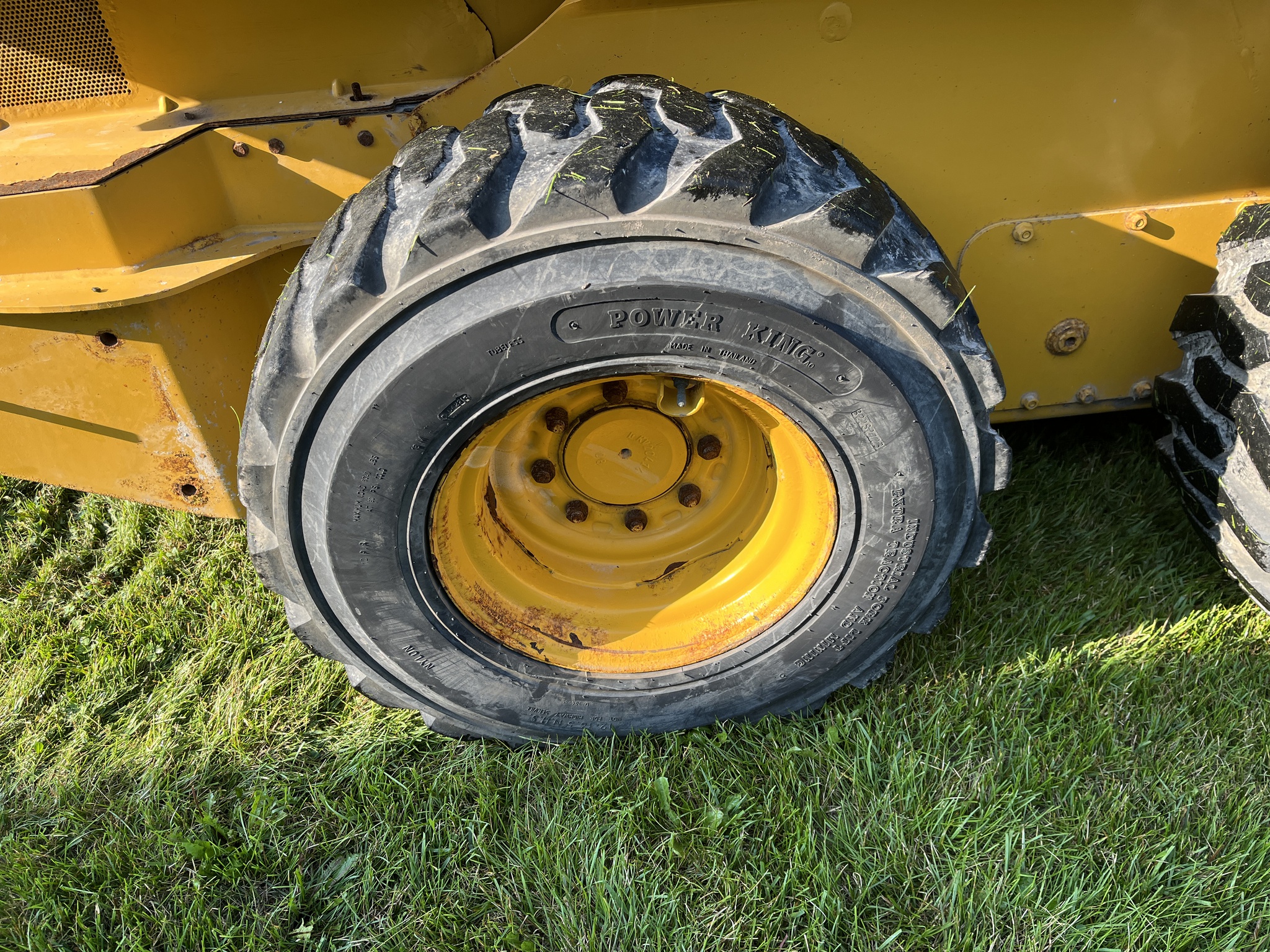  2019 John Deere 324G at Heritage Tractor in Geneseo, IL