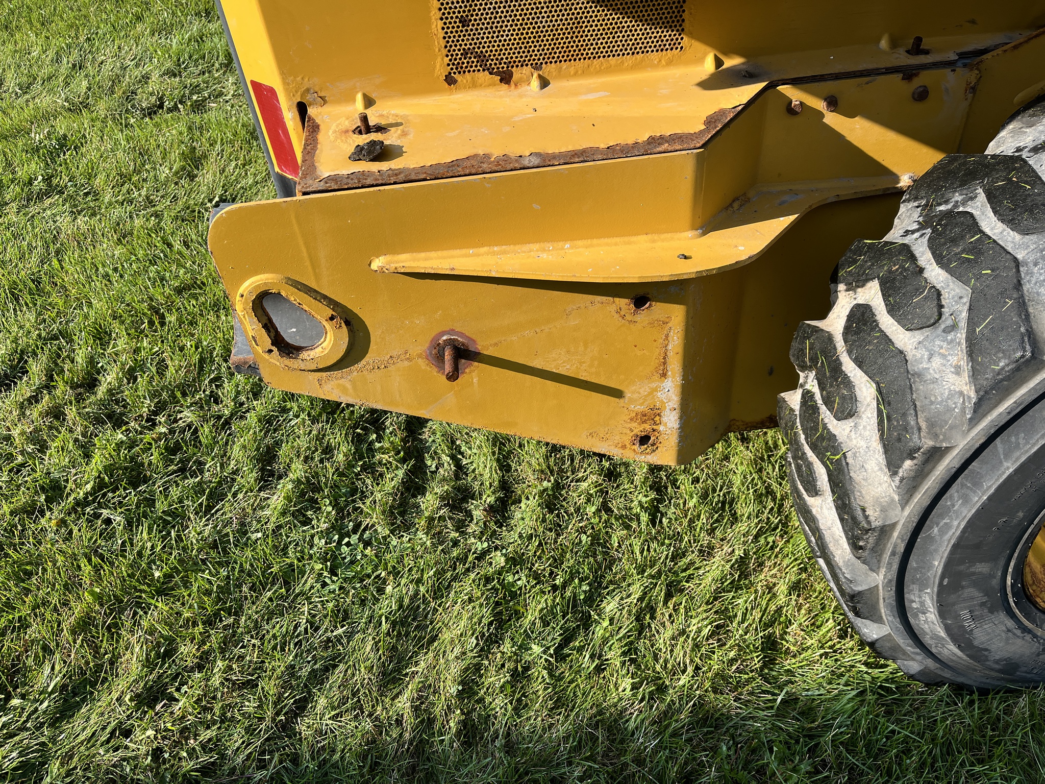  2019 John Deere 324G at Heritage Tractor in Geneseo, IL