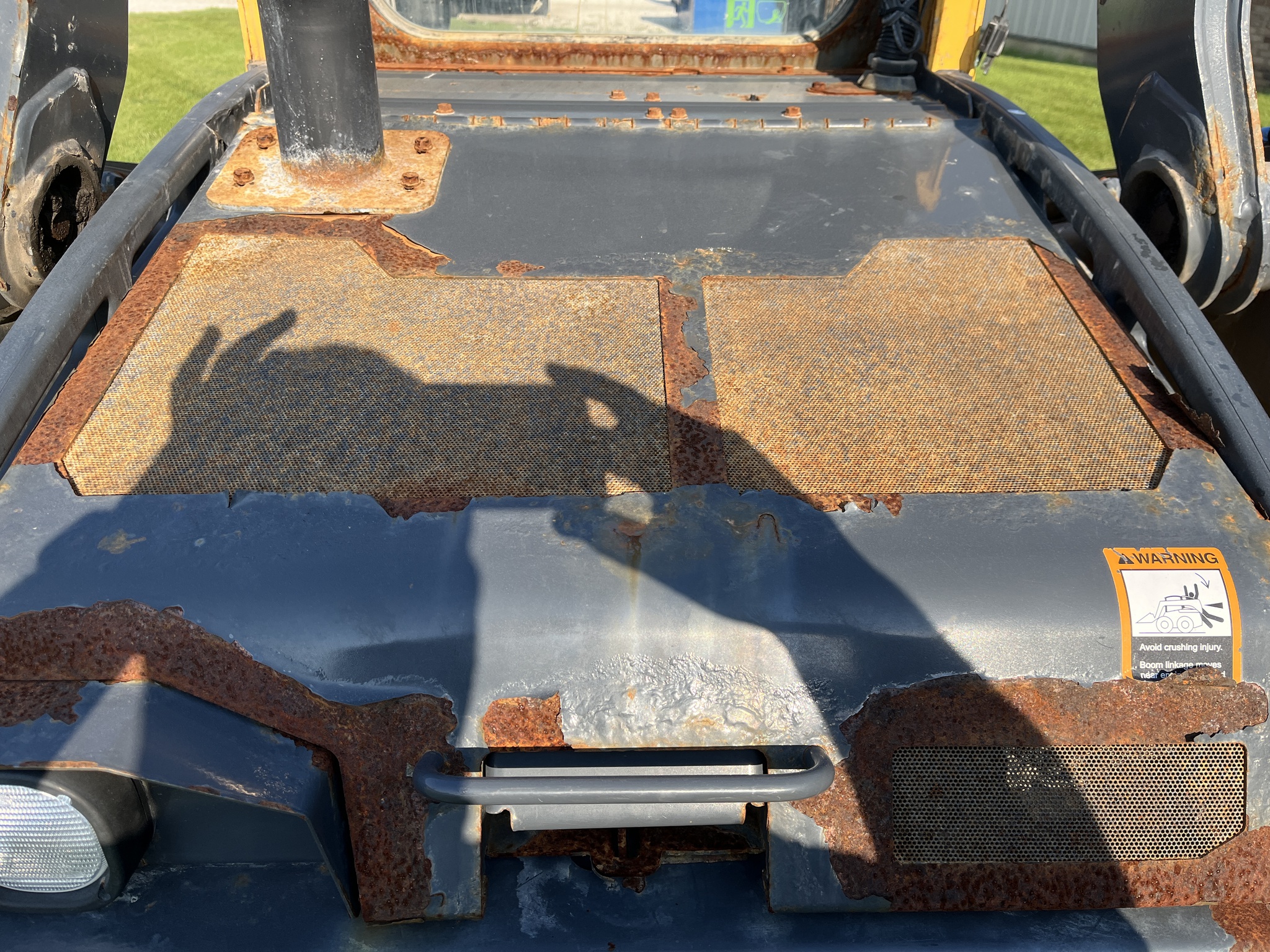  2019 John Deere 324G at Heritage Tractor in Geneseo, IL