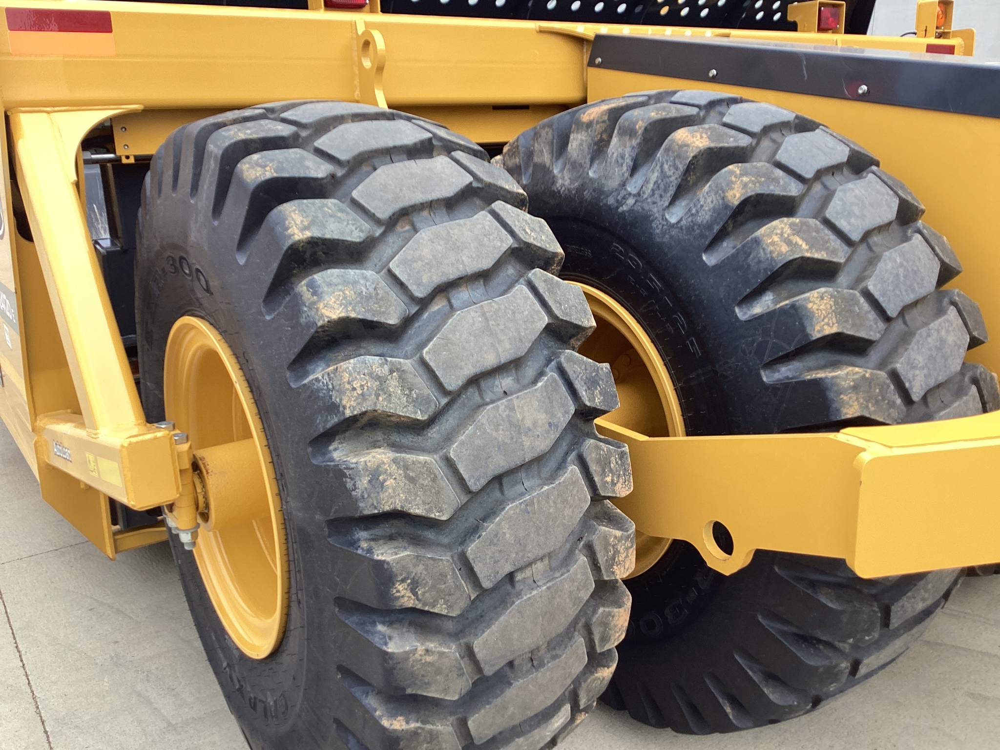 2024 John Deere 2412DE Image 10