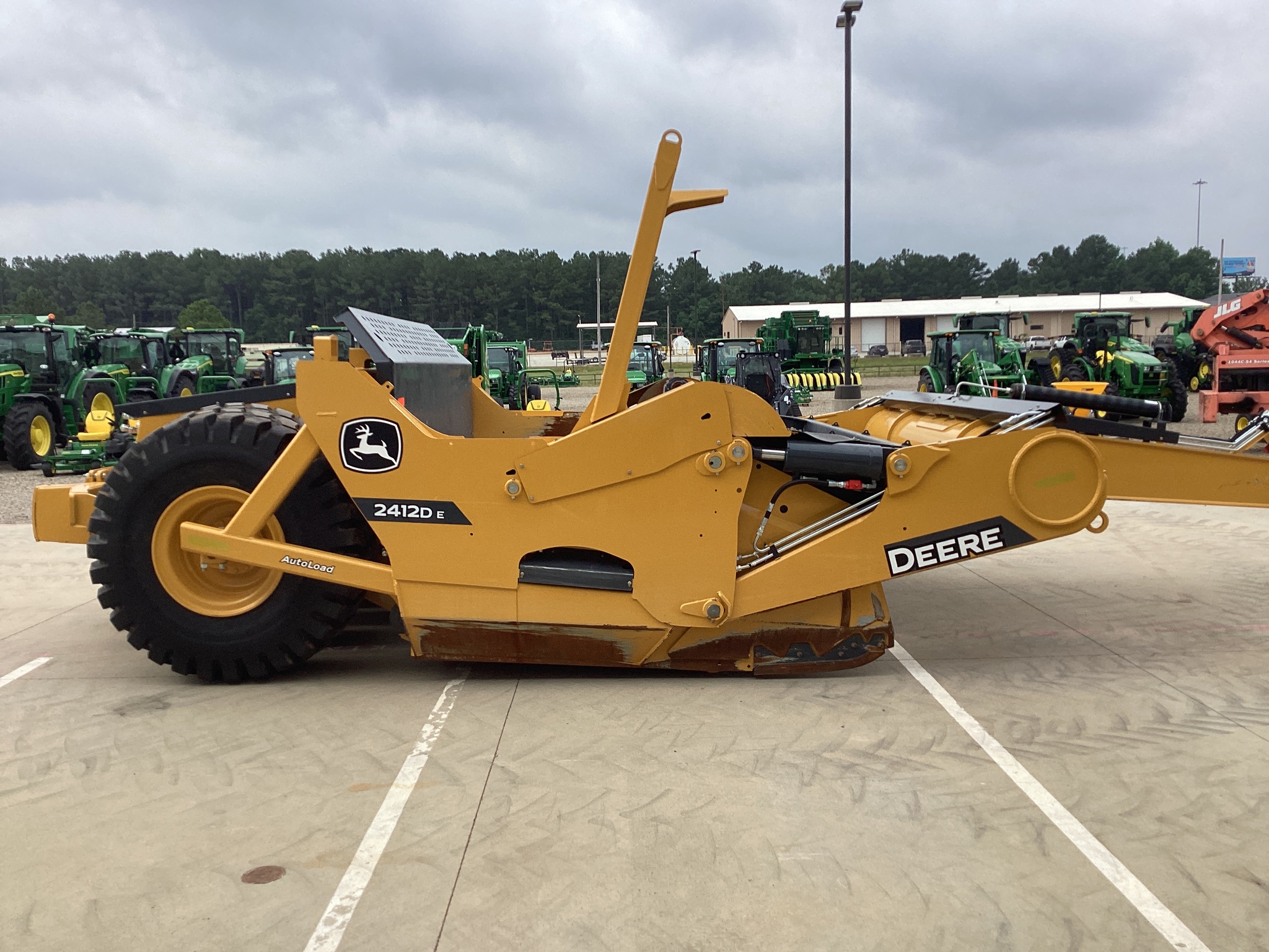 2024 John Deere 2412DE Image 4