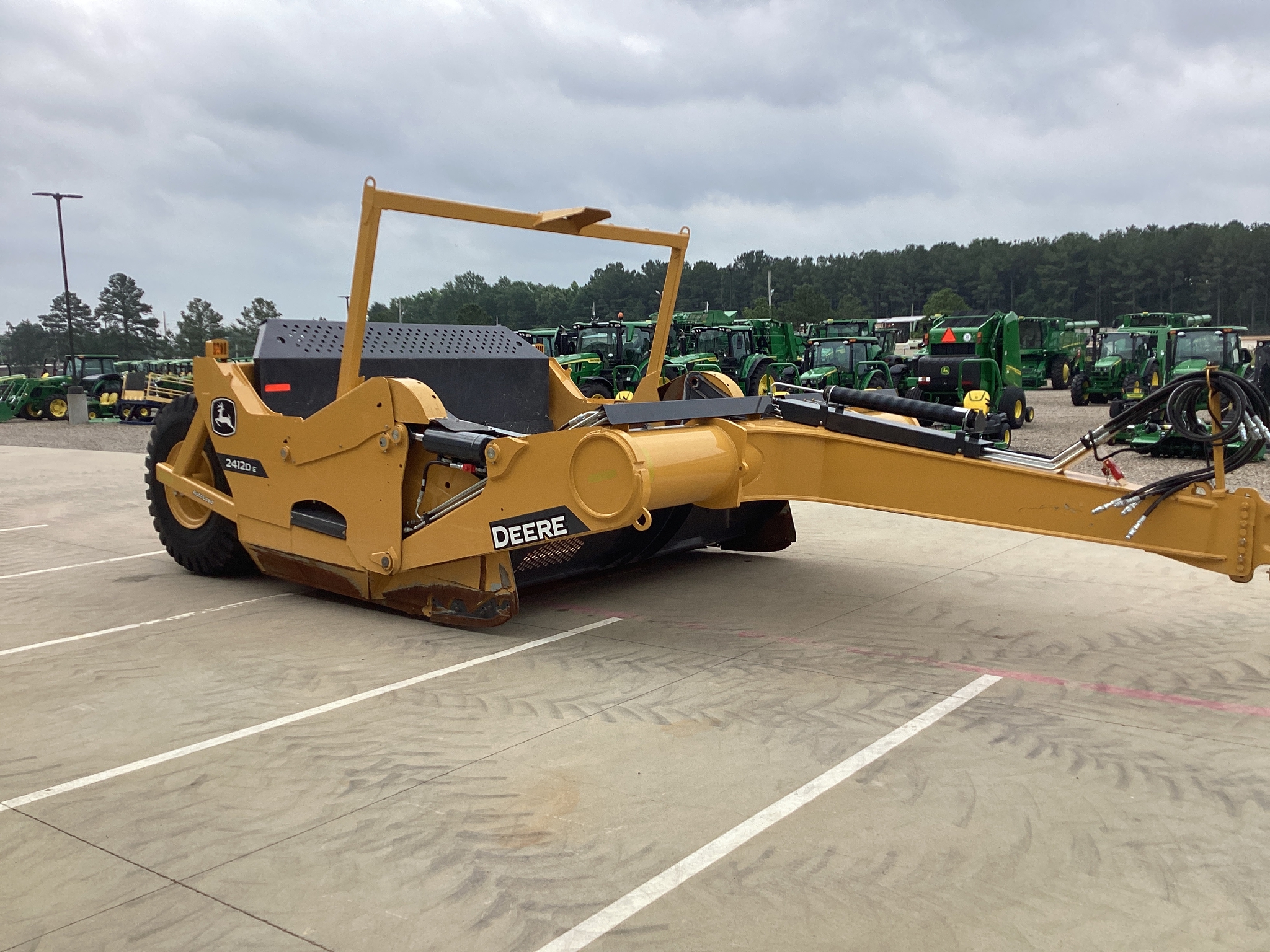 2024 John Deere 2412DE Image 5