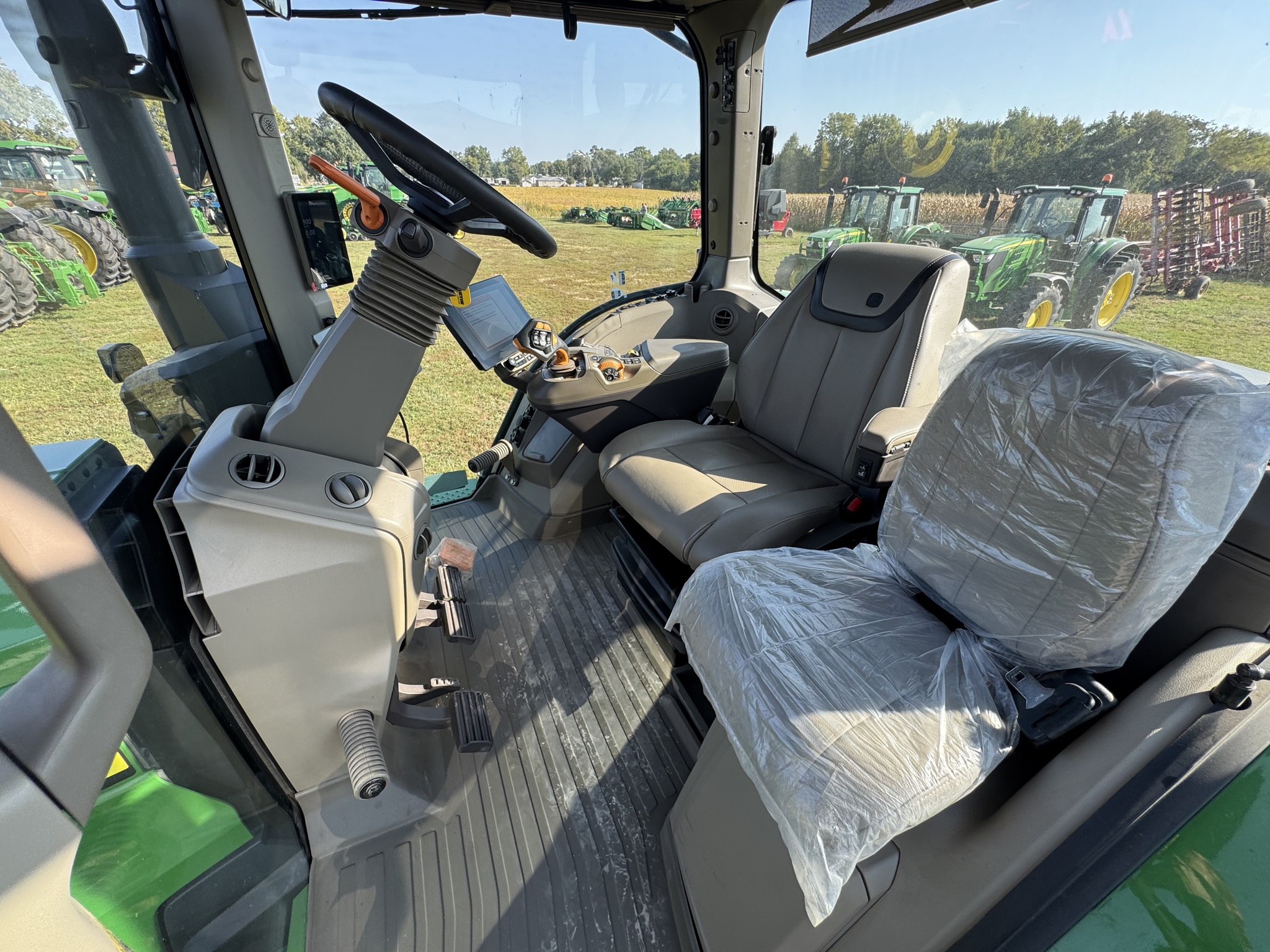  2024 John Deere 8R 340 at Heritage Tractor in Monmouth, IL