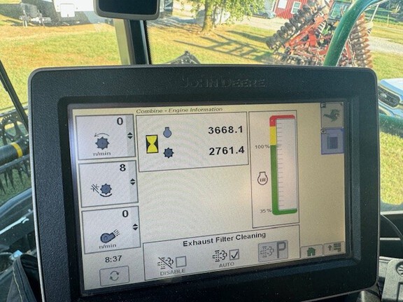 Photo of 2013 John Deere S690