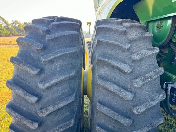 Photo of 2013 John Deere S690