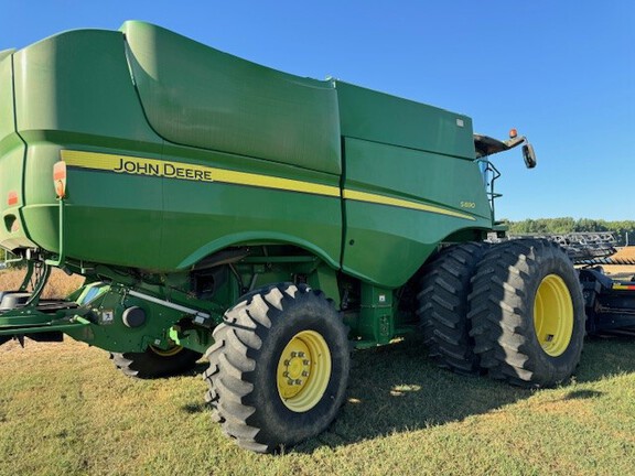 Photo of 2013 John Deere S690