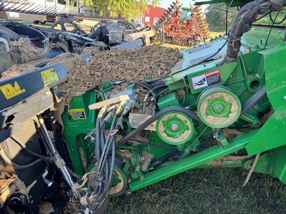 Photo of 2013 John Deere S690