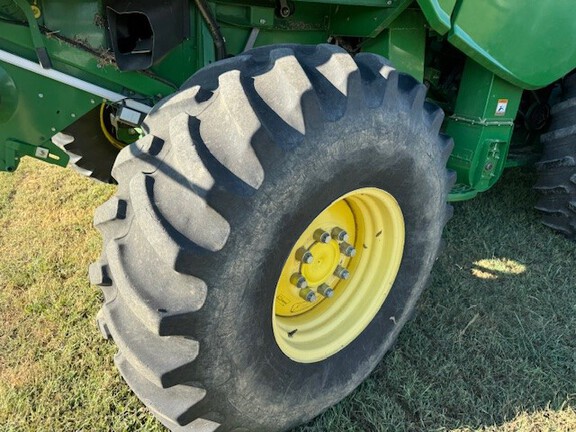 Photo of 2013 John Deere S690