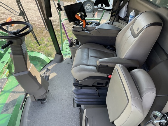 2024 John Deere X9 1100 - Photo15