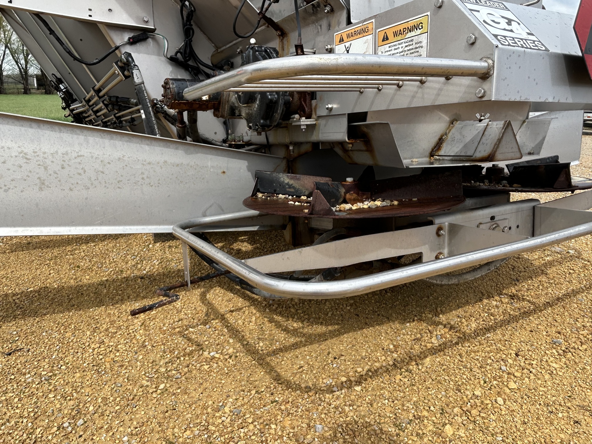   New Leader NL300G4-11 at Heritage Tractor in Dixon, IL