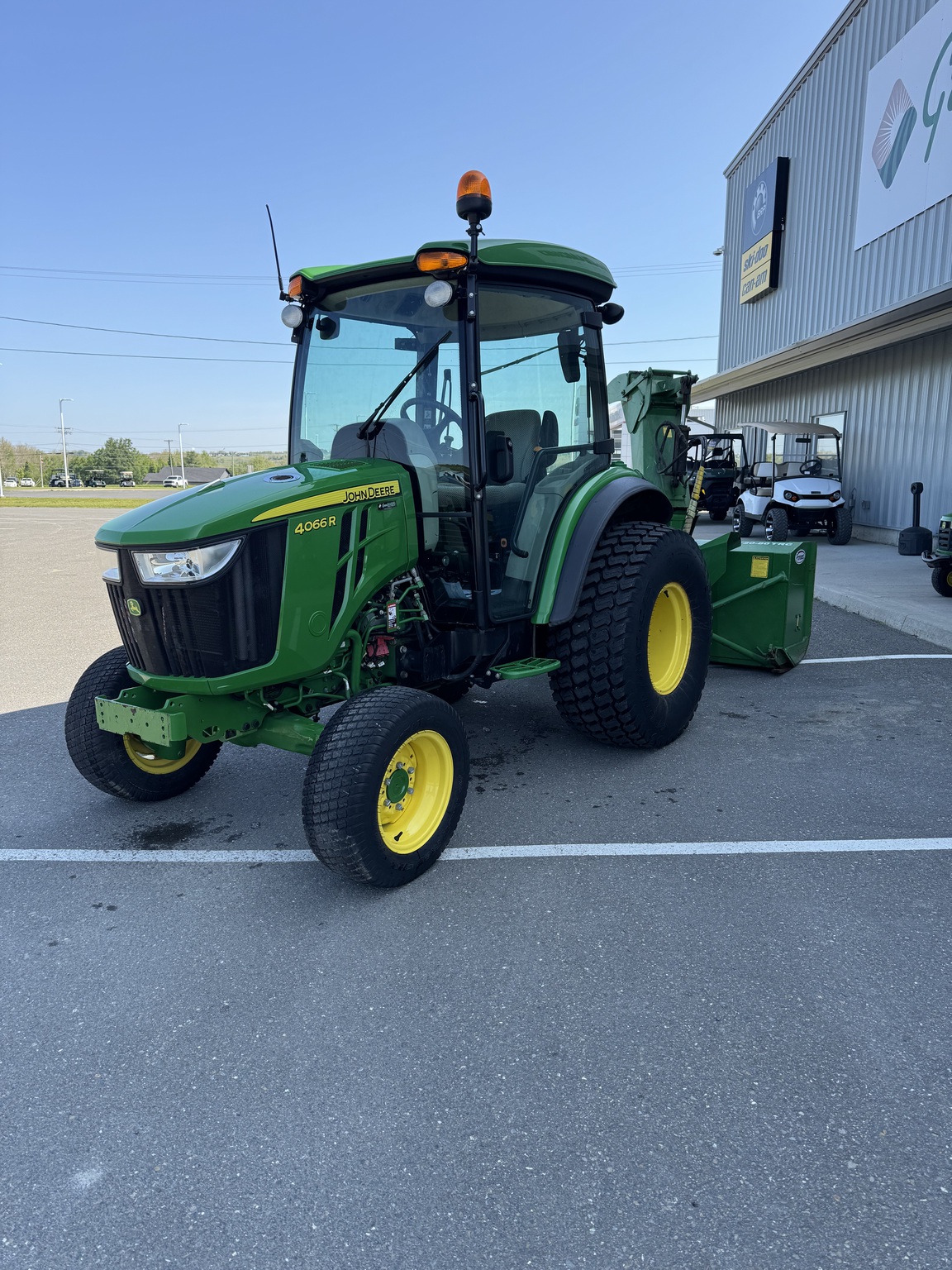 2022 John Deere 4066R Image 2