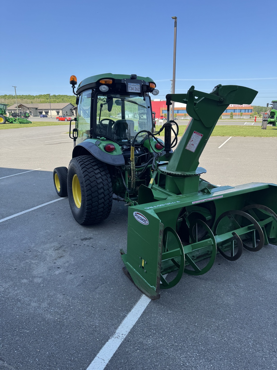 2022 John Deere 4066R Image 4