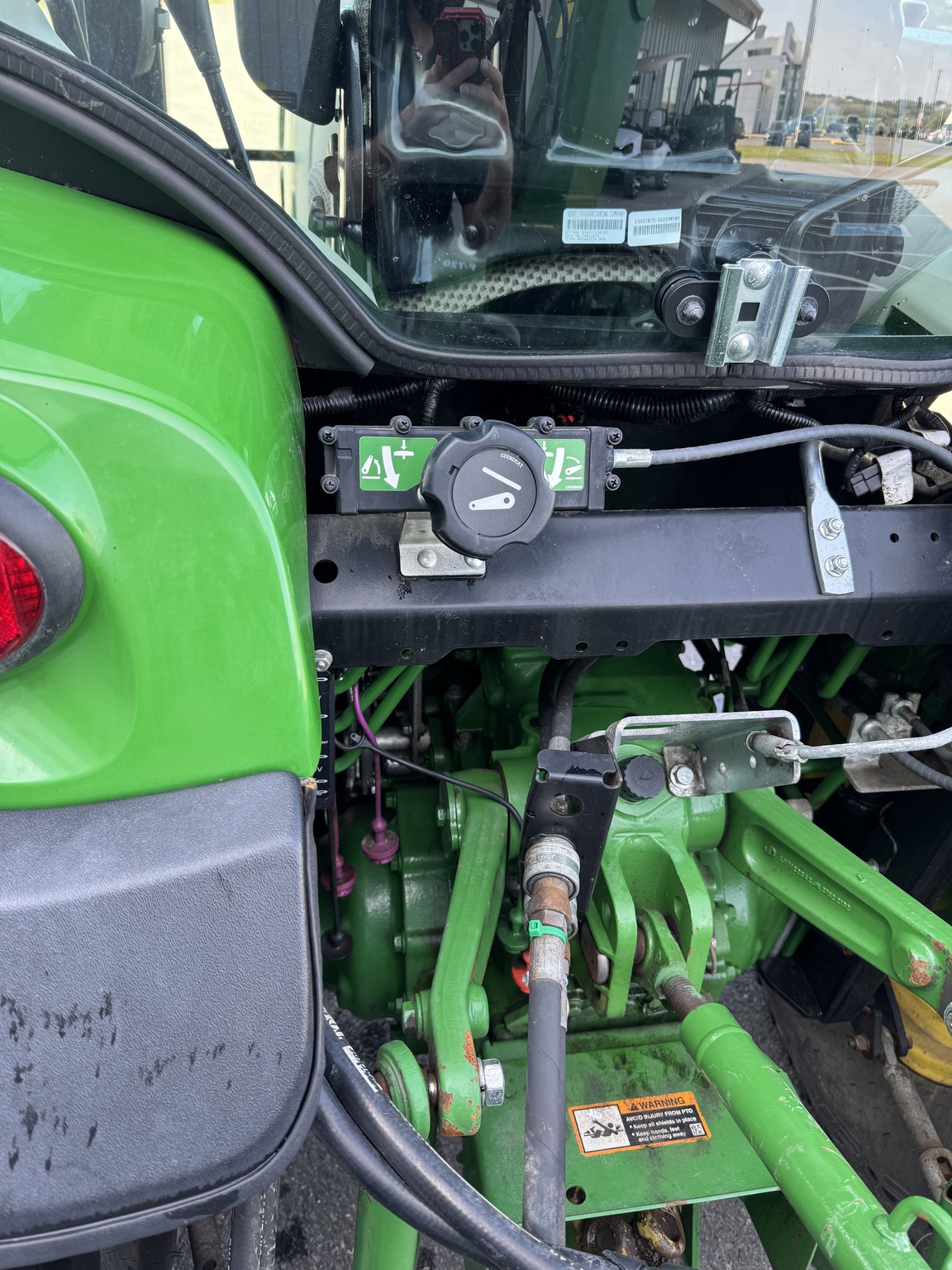 2022 John Deere 4066R Image 10