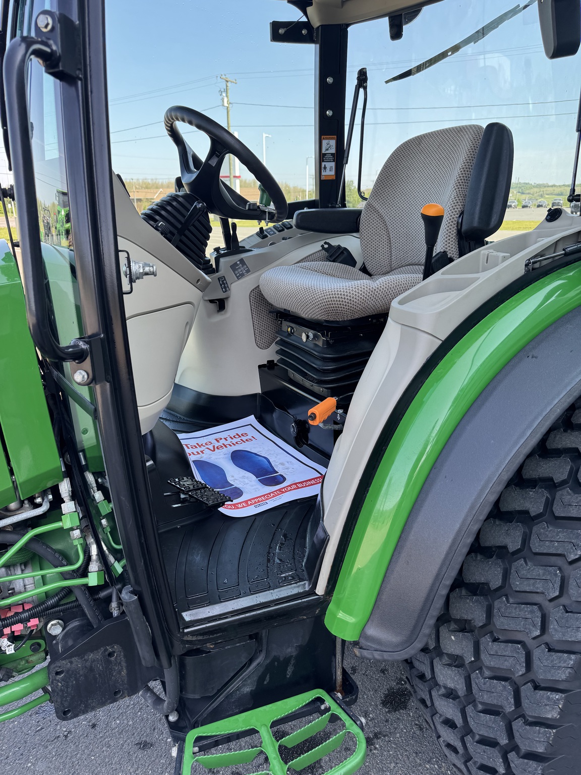 2022 John Deere 4066R Image 13