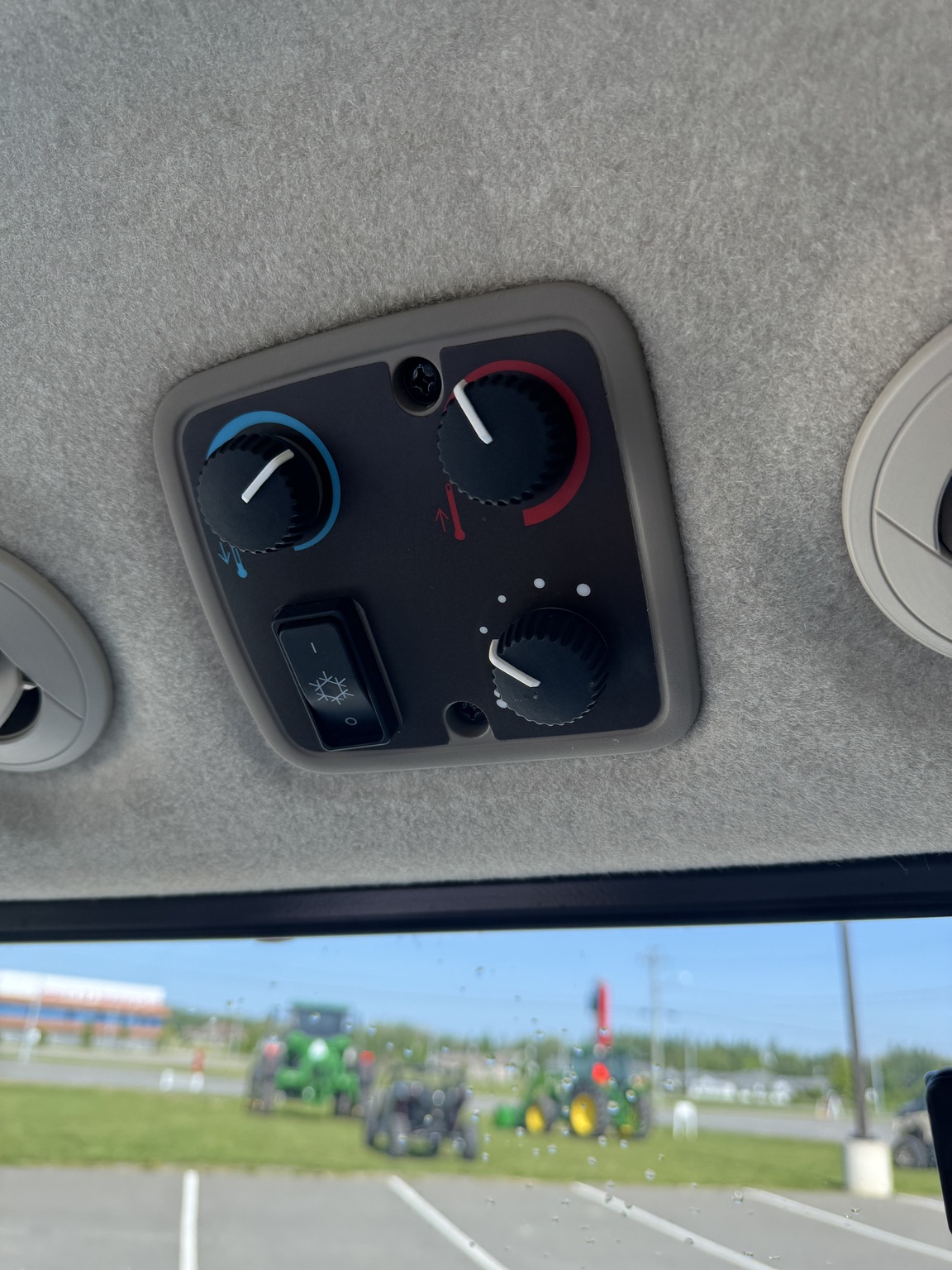 2022 John Deere 4066R Image 20