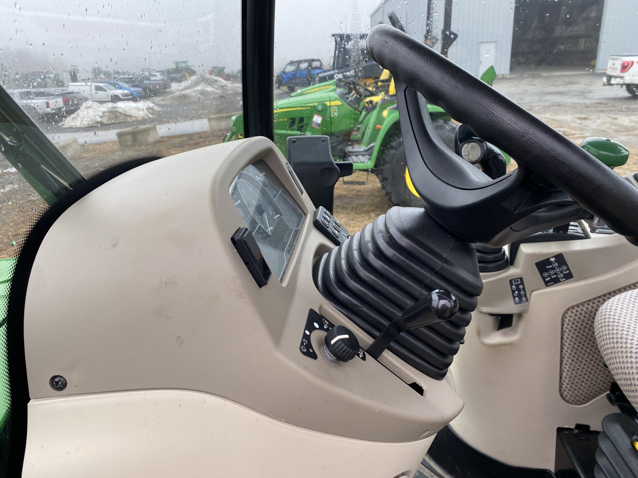 2022 John Deere 4066R Image 25