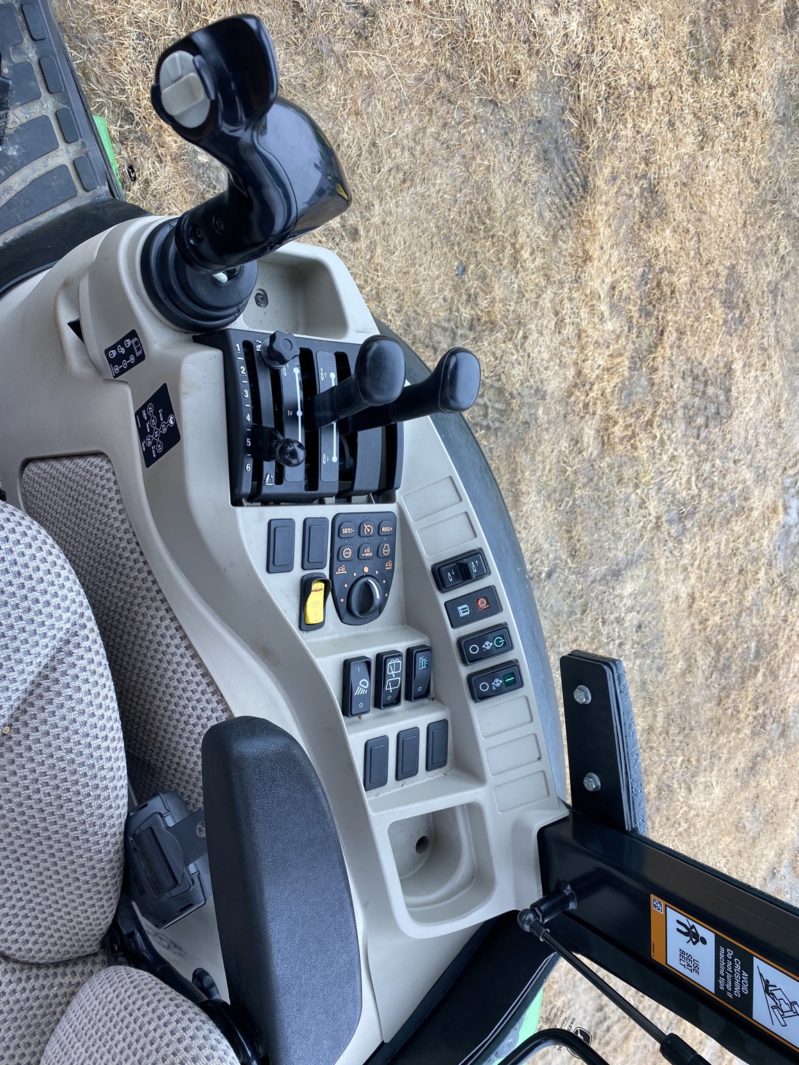 2022 John Deere 4066R Image 26