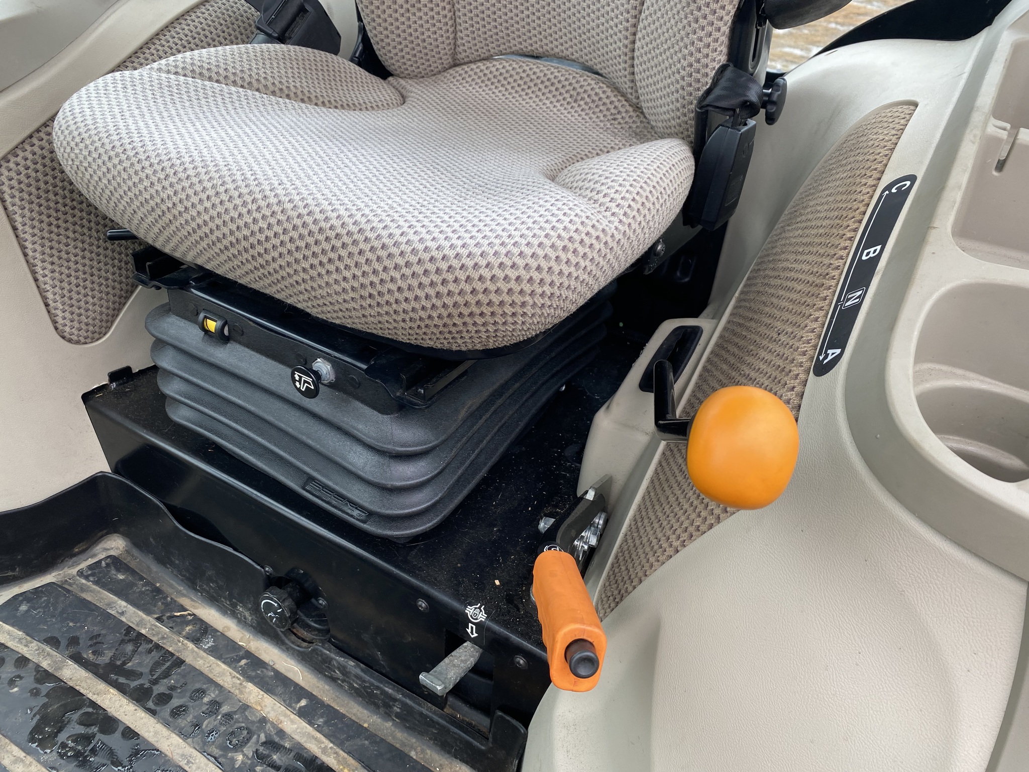 2022 John Deere 4066R Image 27