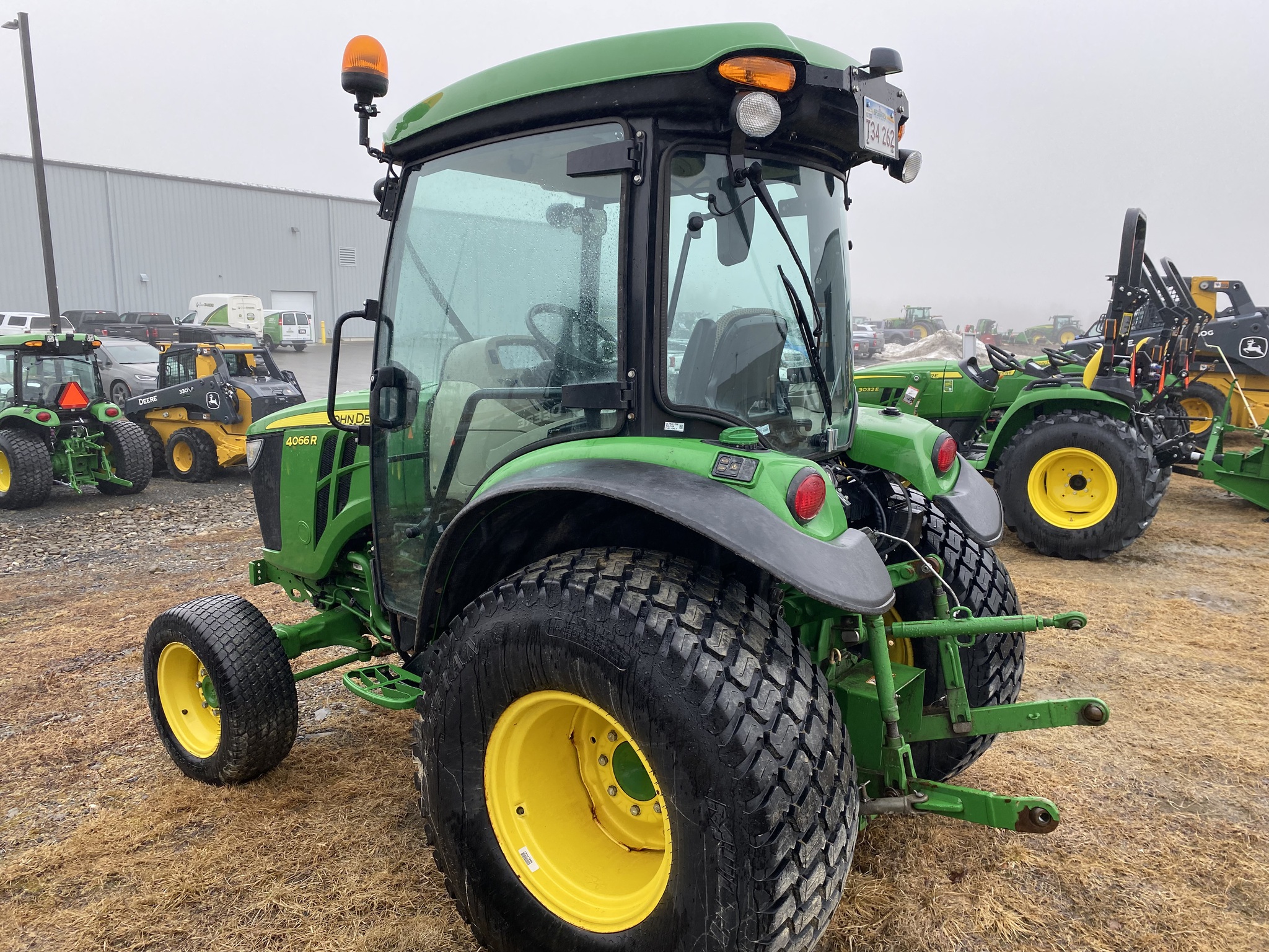 2022 John Deere 4066R Image 28