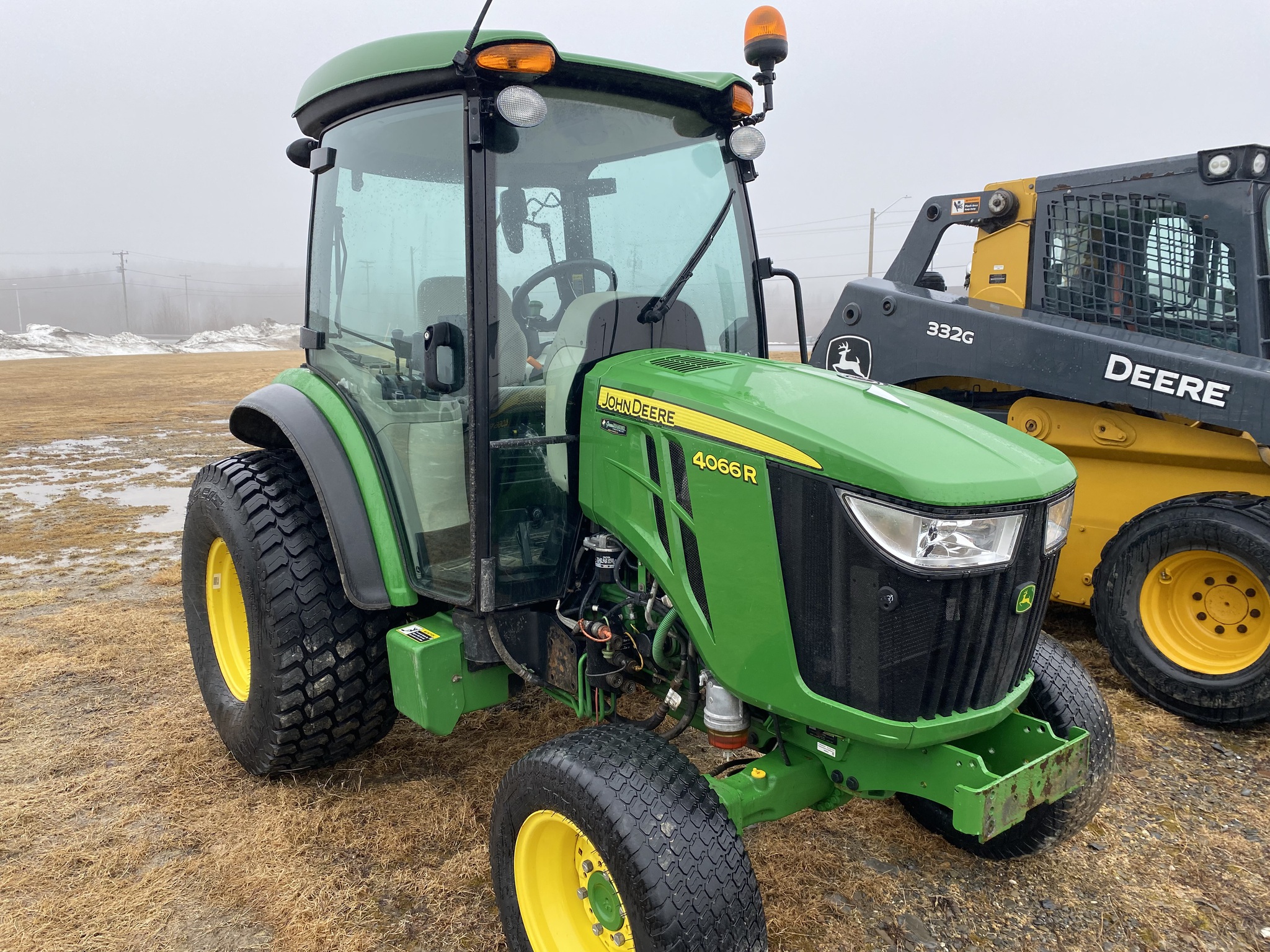 2022 John Deere 4066R Image 34
