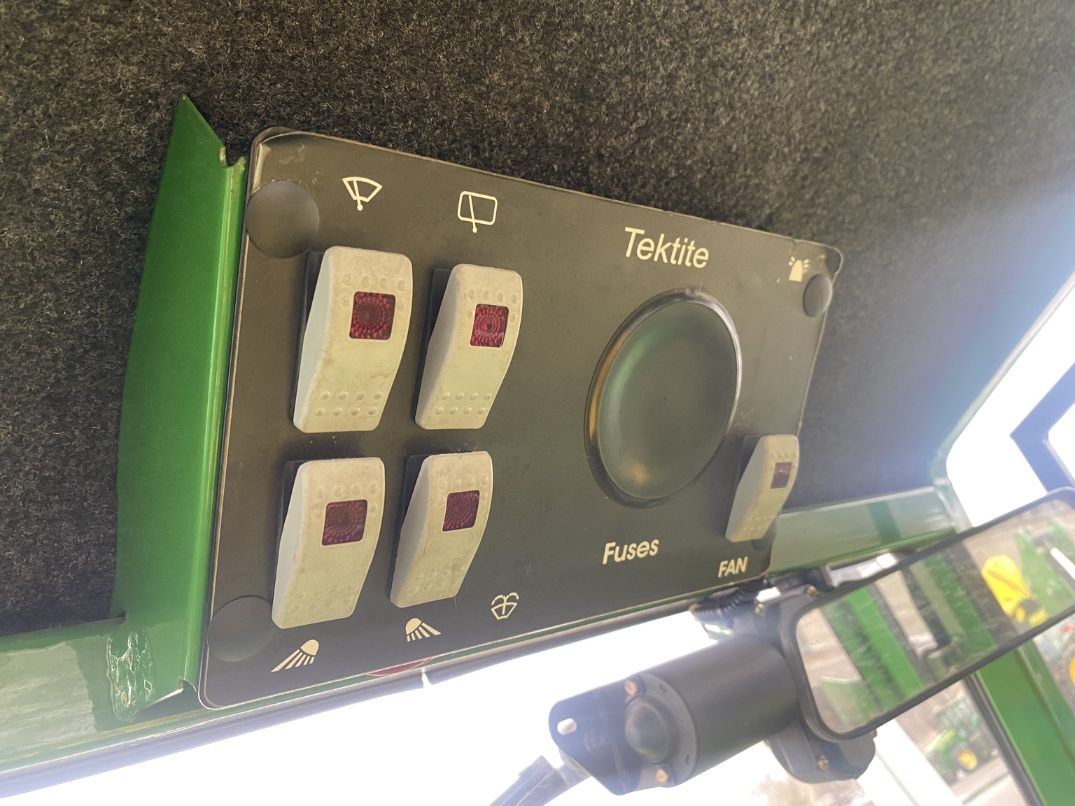 2015 John Deere 1025R Image 14