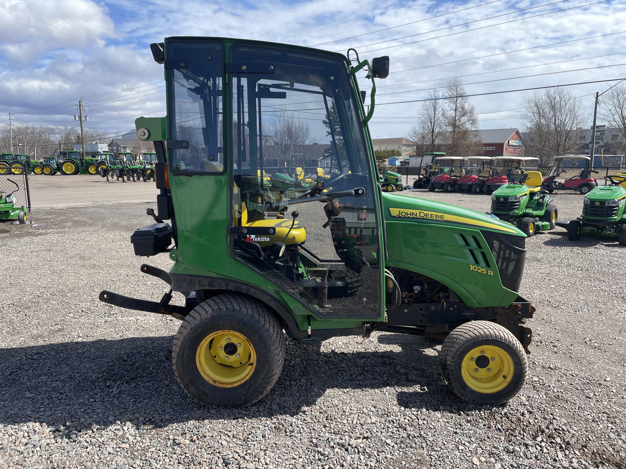 2015 John Deere 1025R Image 6