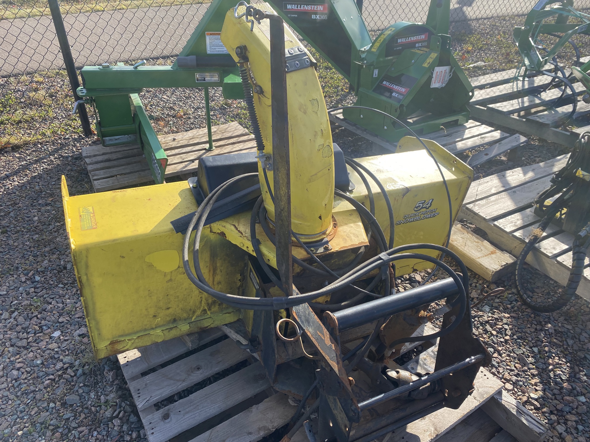 2015 John Deere 1025R Image 17