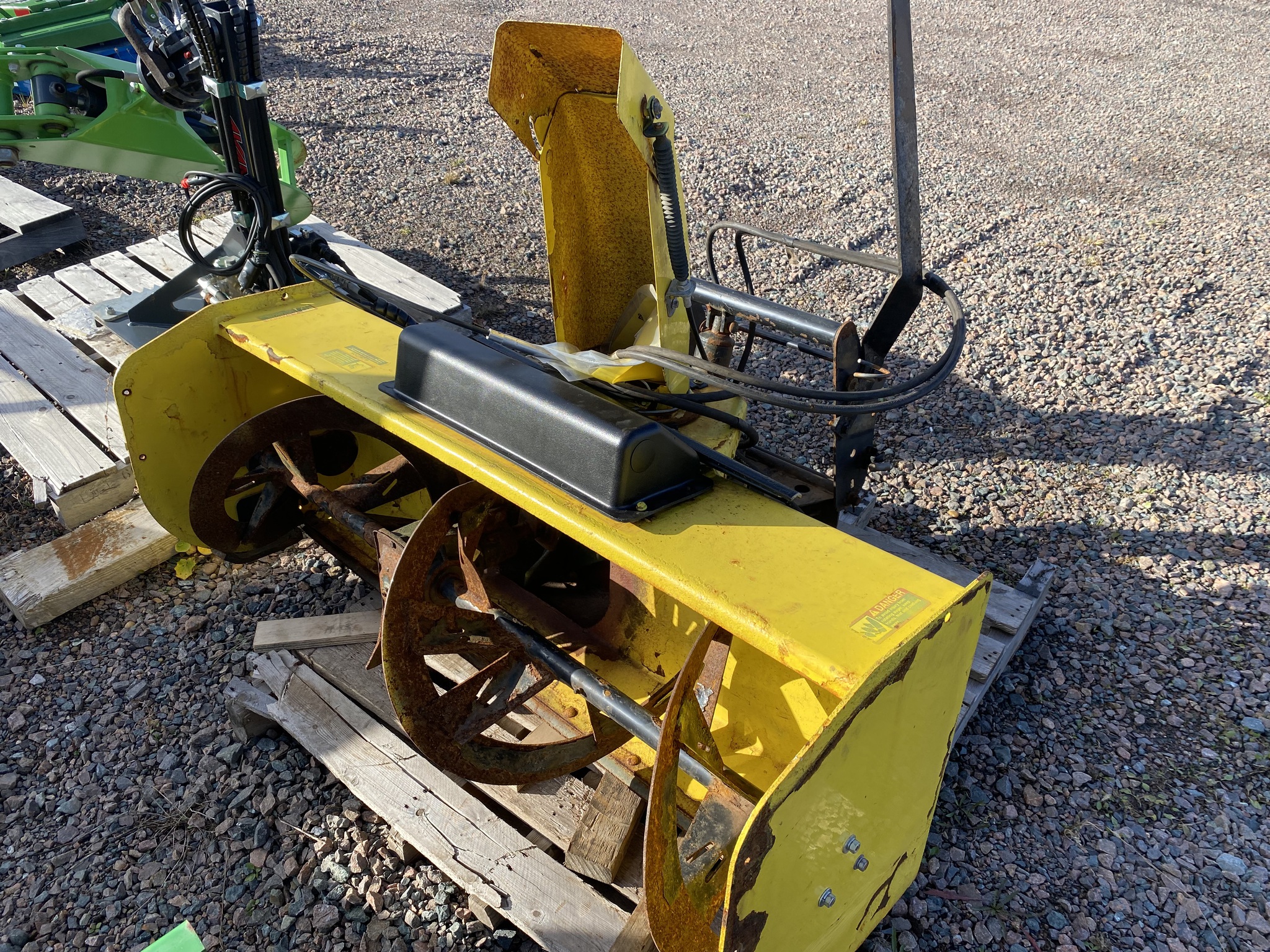 2015 John Deere 1025R Image 18