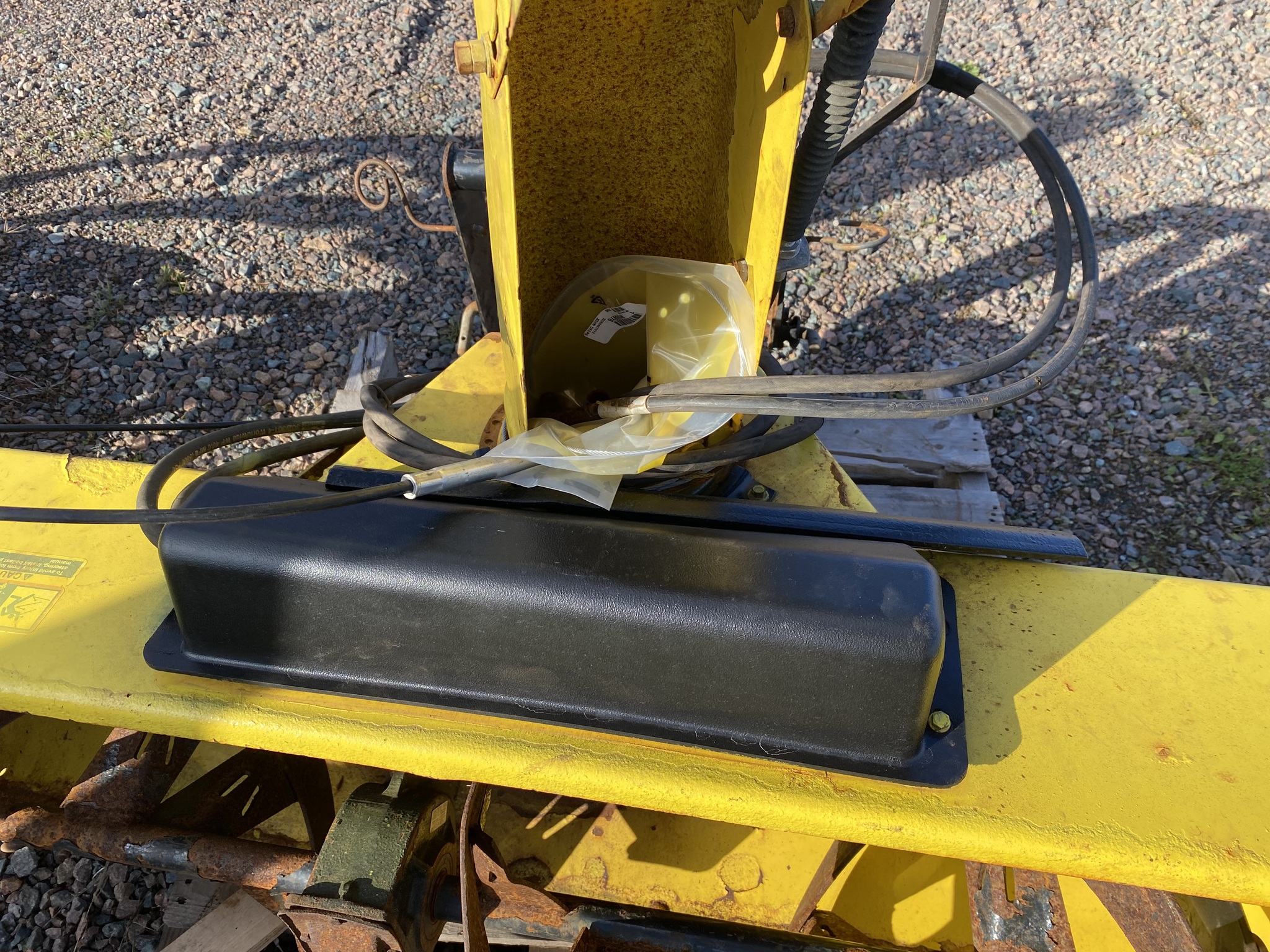 2015 John Deere 1025R Image 19