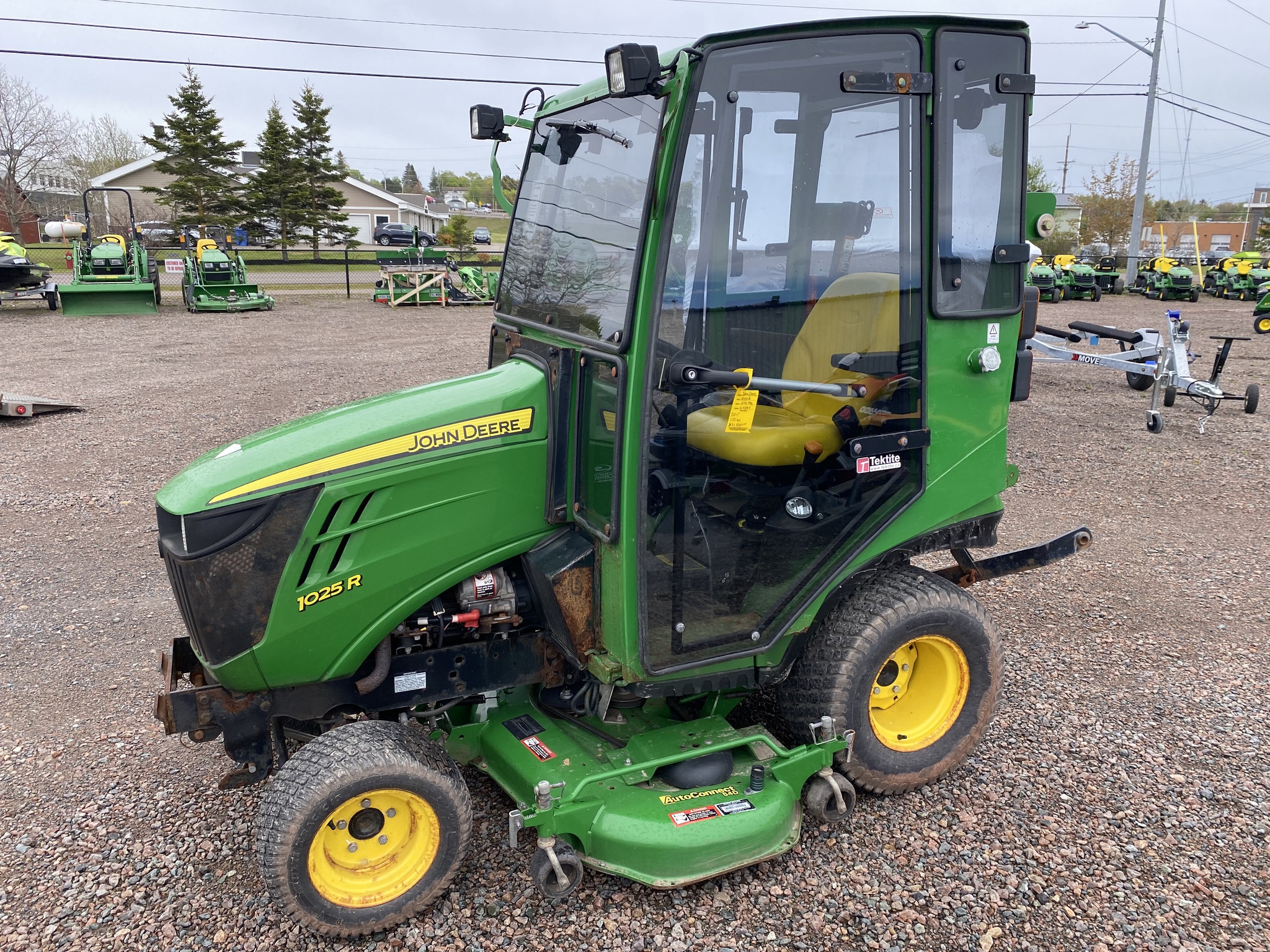 2015 John Deere 1025R Image 5