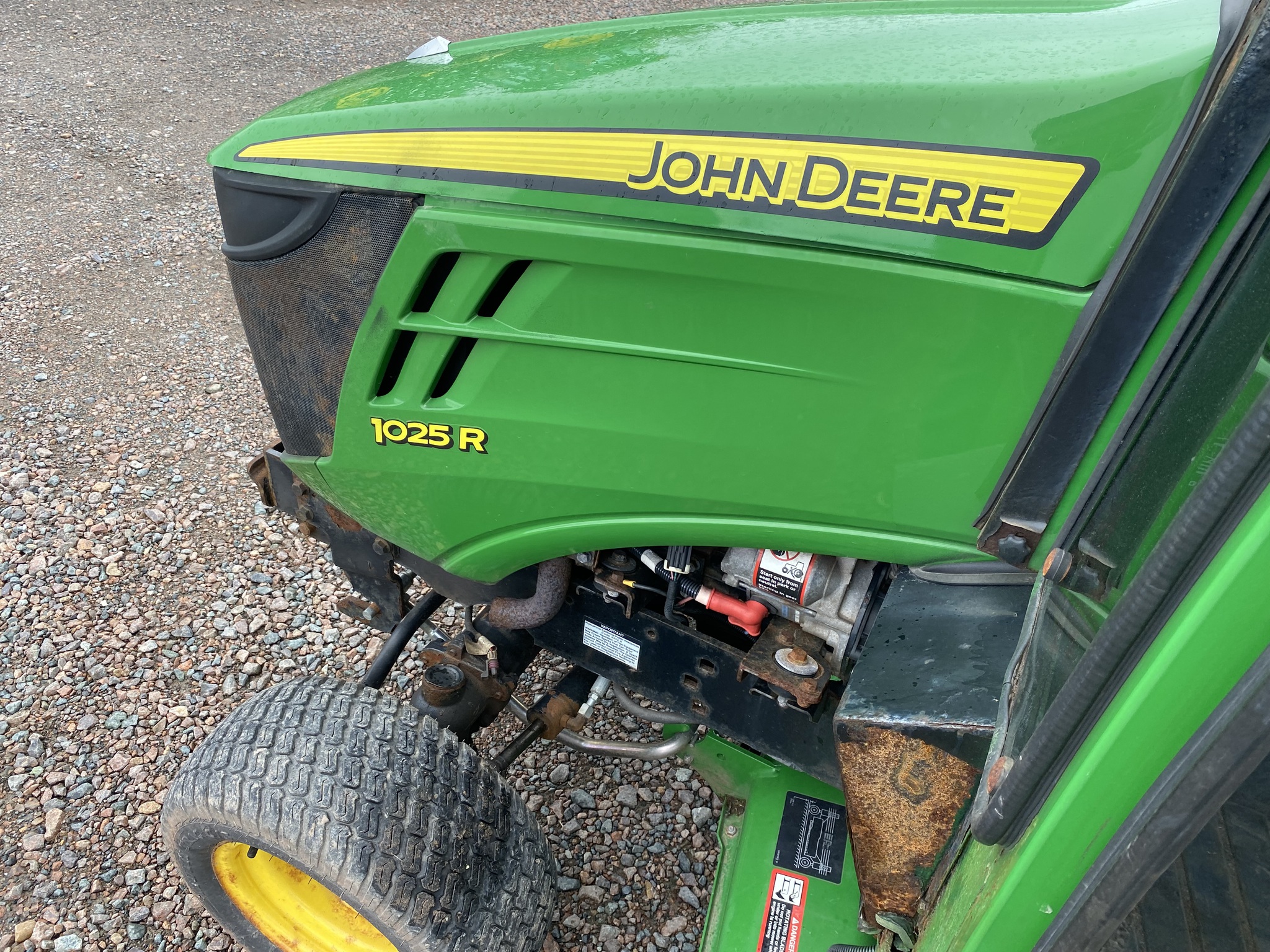 2015 John Deere 1025R Image 16