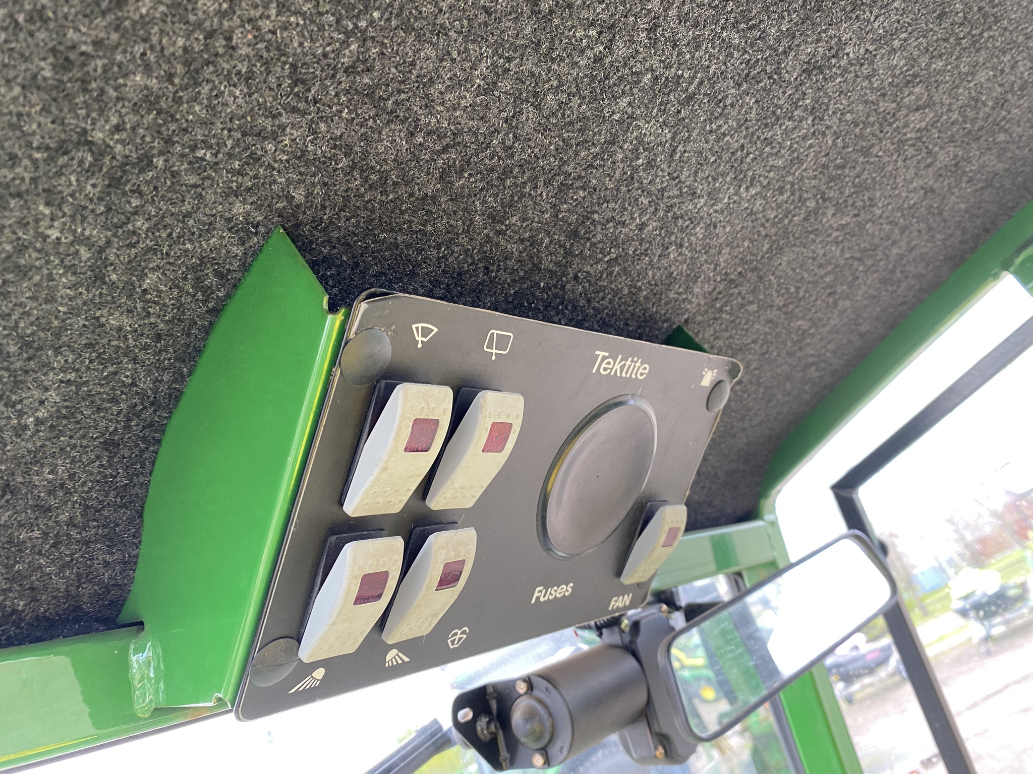 2015 John Deere 1025R Image 13