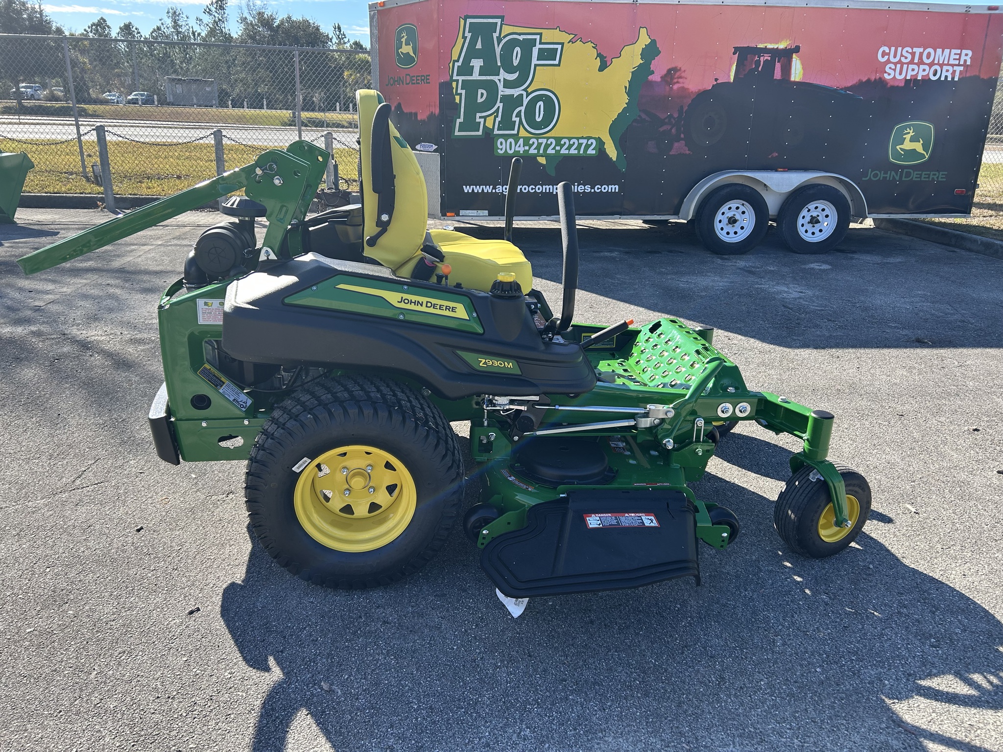 2025 John Deere Z930M Image 1