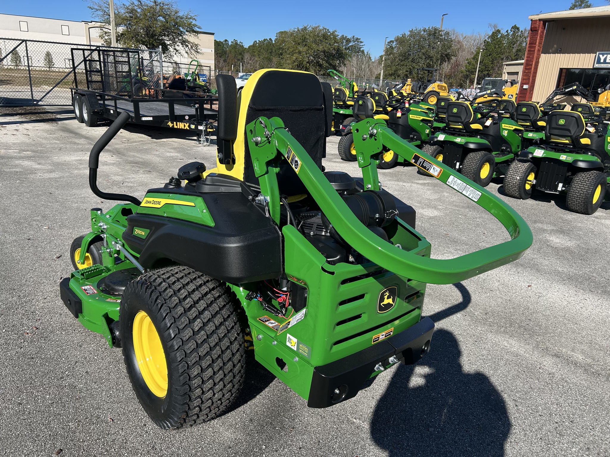 2025 John Deere Z930M Image 3