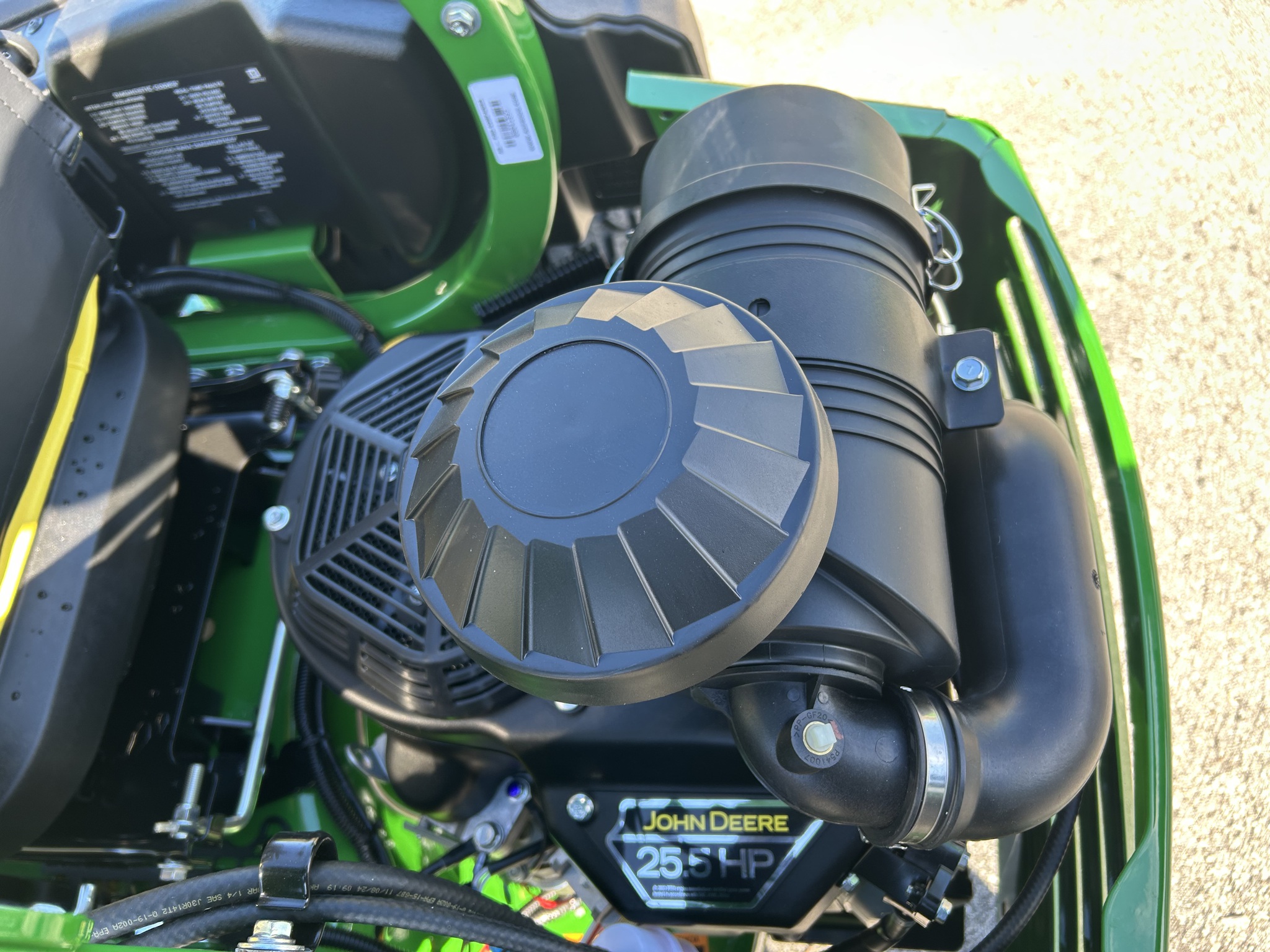 2025 John Deere Z930M Image 8