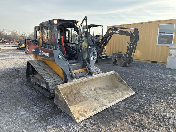 Photo of a 2022 John Deere 325G