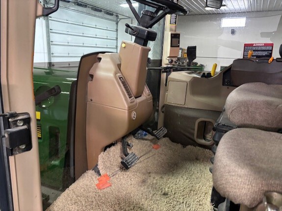 2007 John-Deere 9220