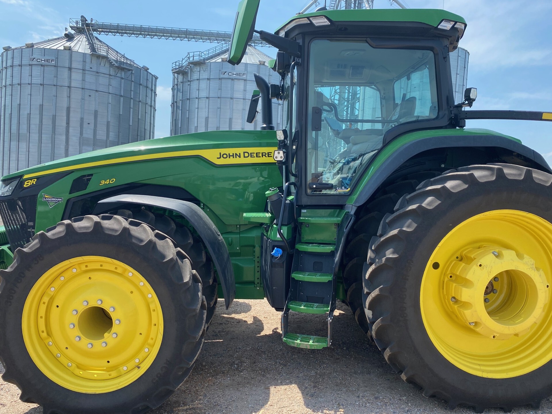 2024 John Deere 8R 340 Image 4