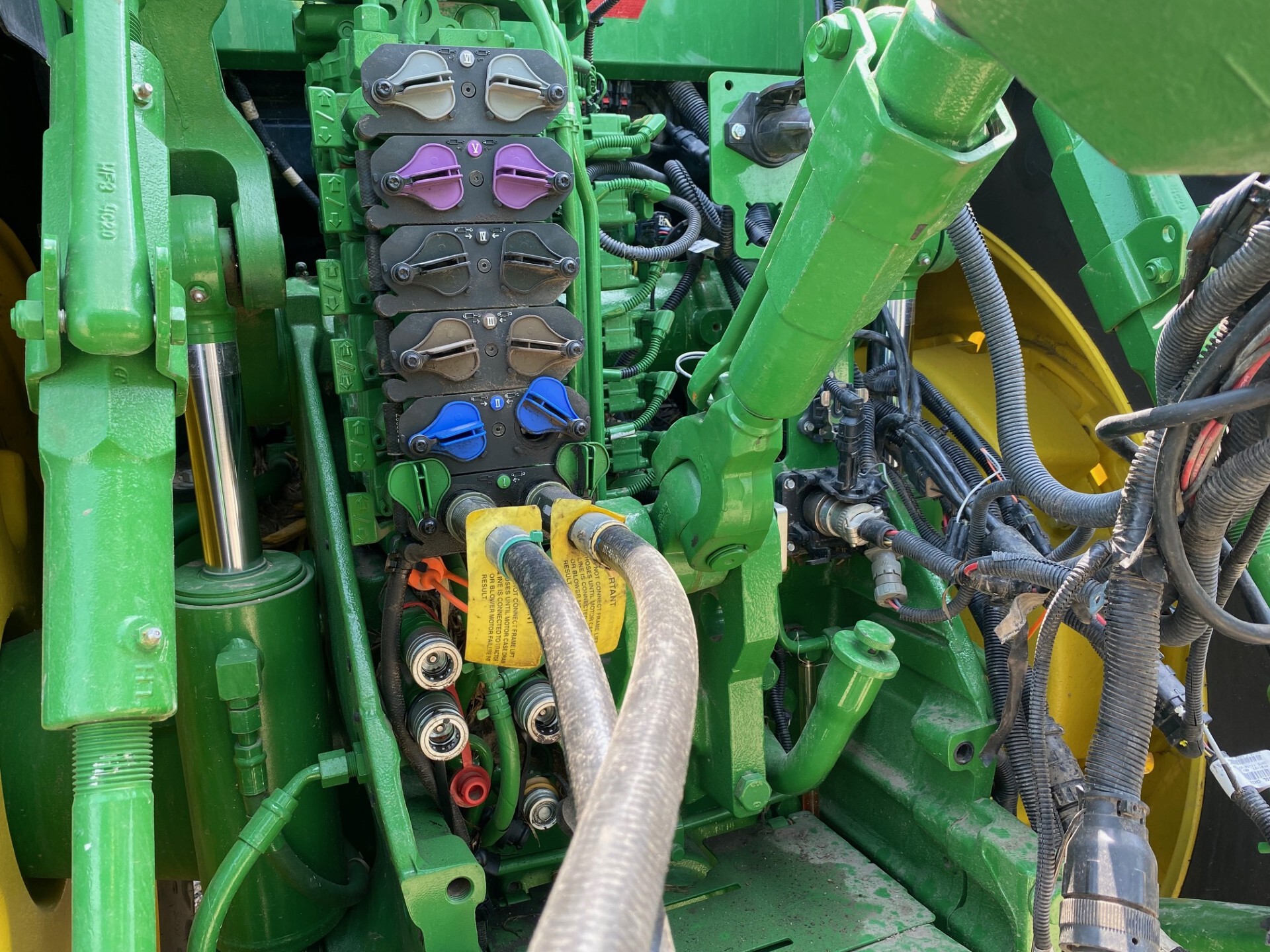 2024 John Deere 8R 340 Image 7