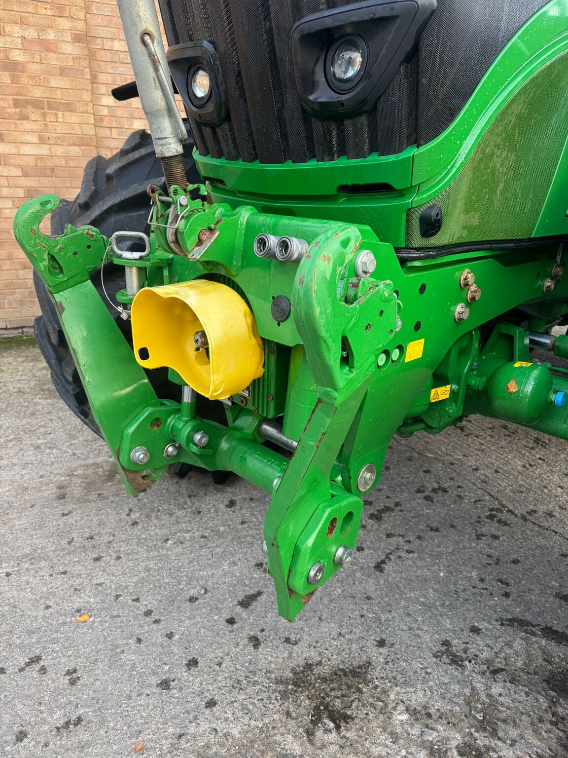 2020 John Deere 6215R
