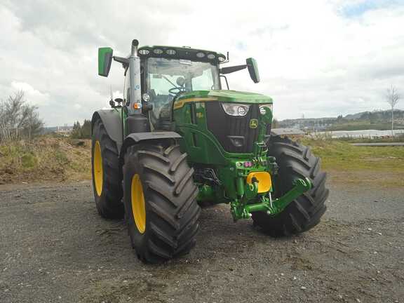 John Deere 6R 215