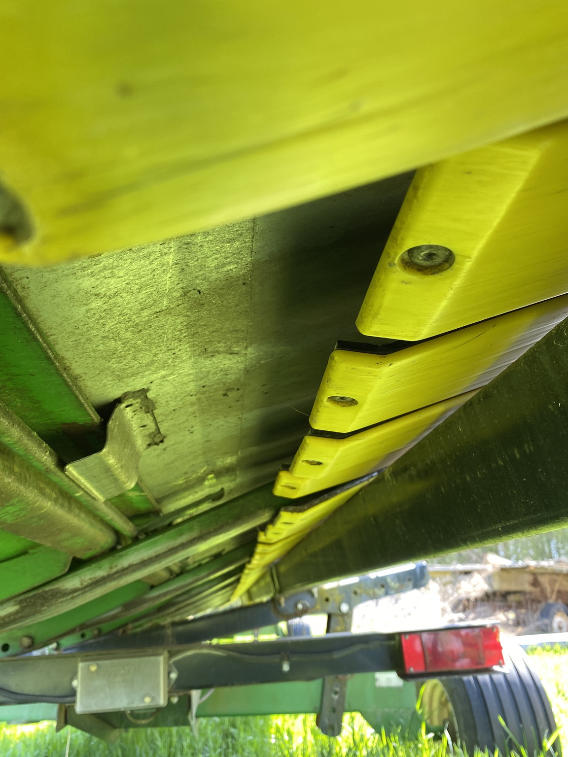 2010 John Deere 630F Image 3